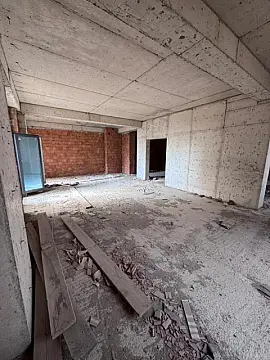 Satılır 4 otaqlı mənzil 143 m²