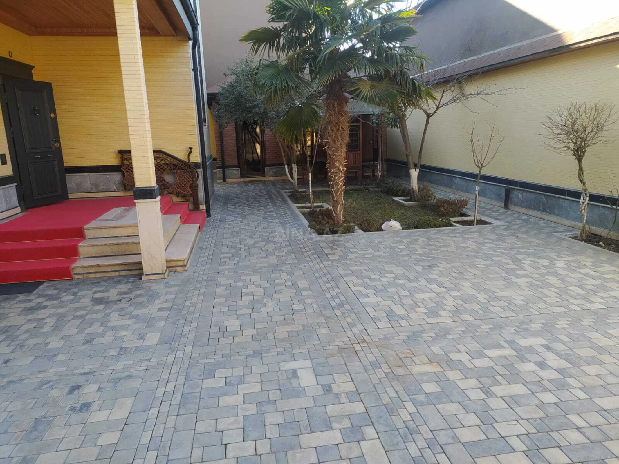 Kirayə verilir 6 otaqlı həyət evi 180 m²