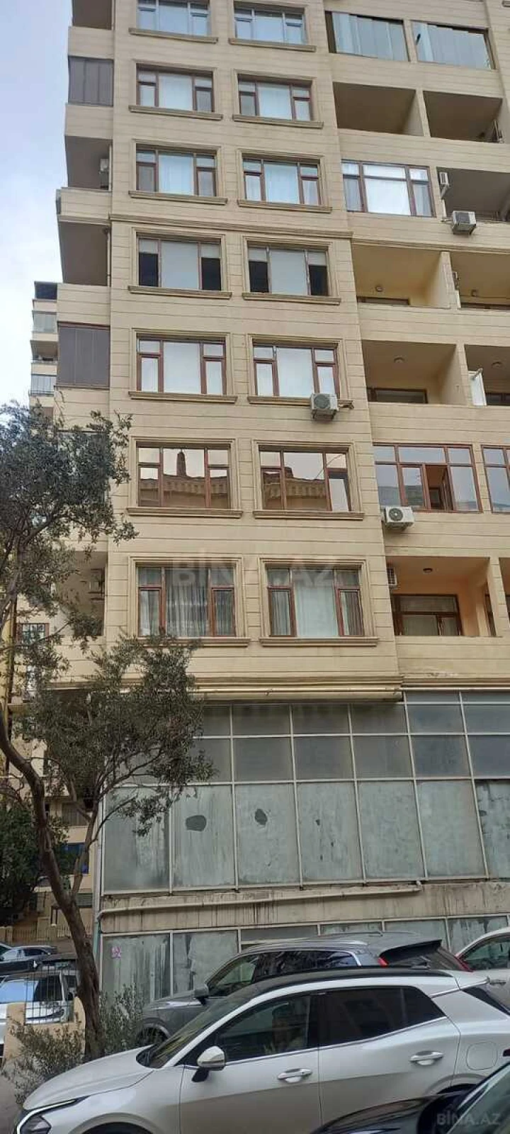 Satılır 3 otaqlı mənzil 148.8 m²