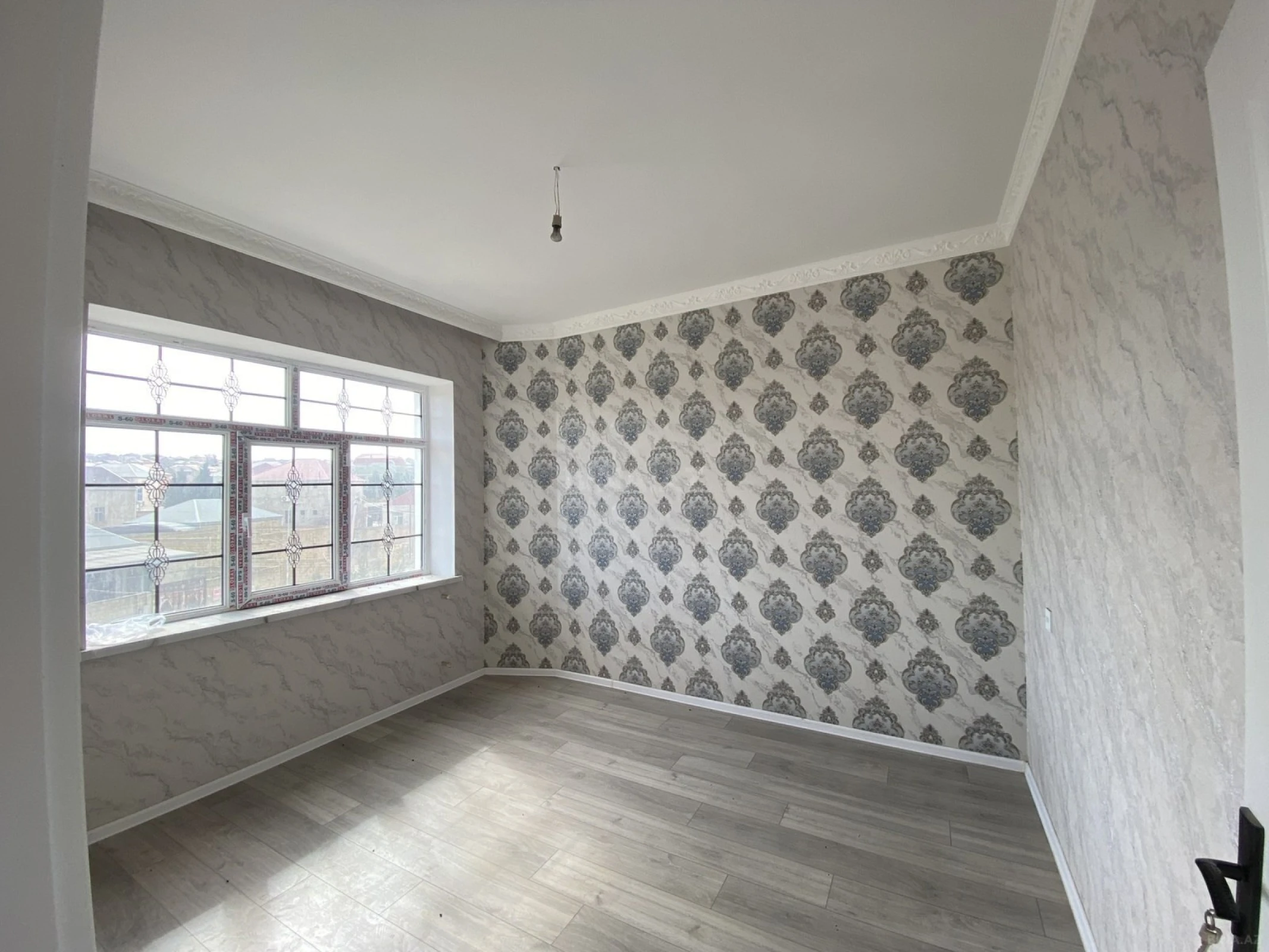 Satılır 4 otaqlı həyət evi 200 m²