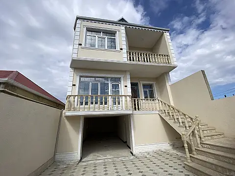 Satılır 4 otaqlı həyət evi 200 m²