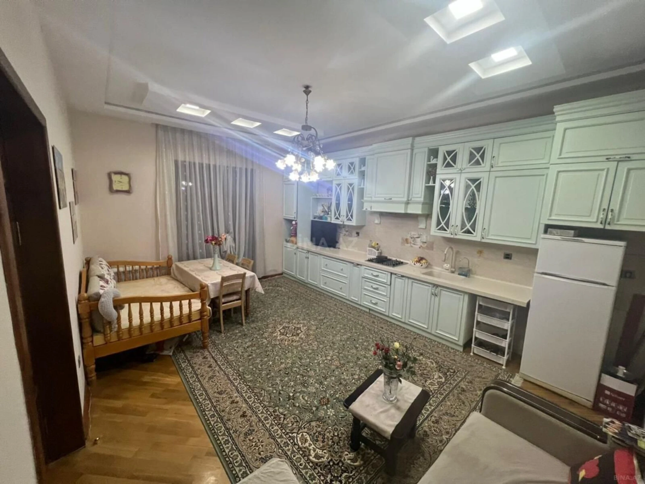 Satılır 7 otaqlı həyət evi 350 m²