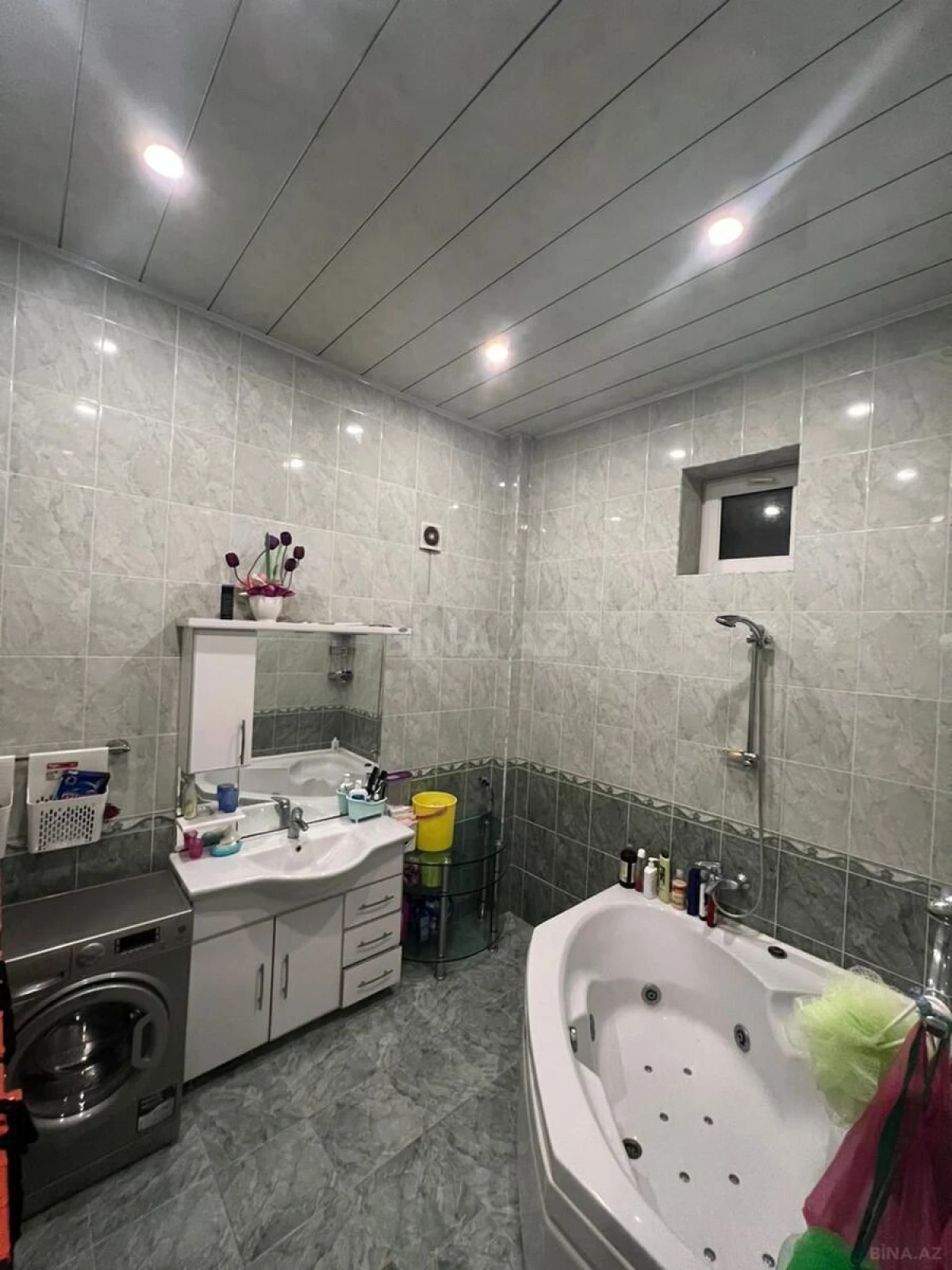Satılır 7 otaqlı həyət evi 350 m²