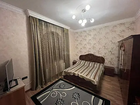 Satılır 7 otaqlı həyət evi 350 m²