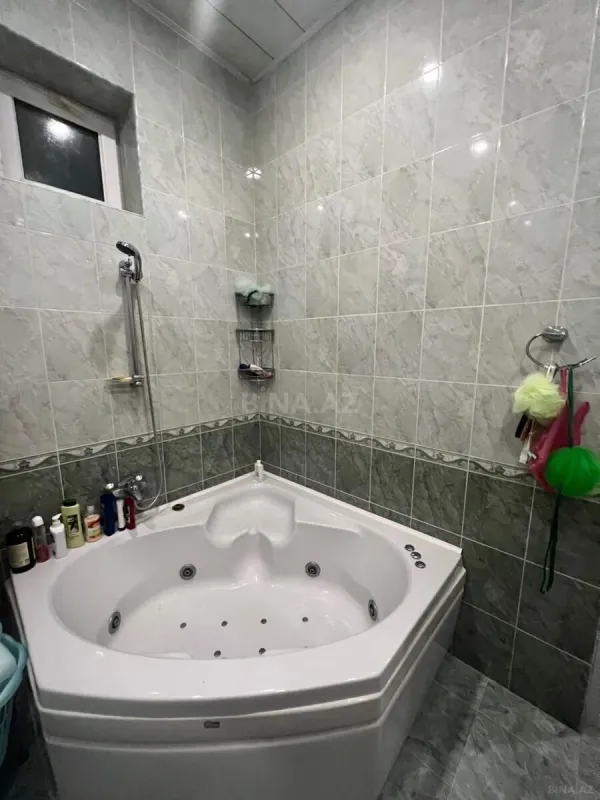 Satılır 7 otaqlı həyət evi 350 m²