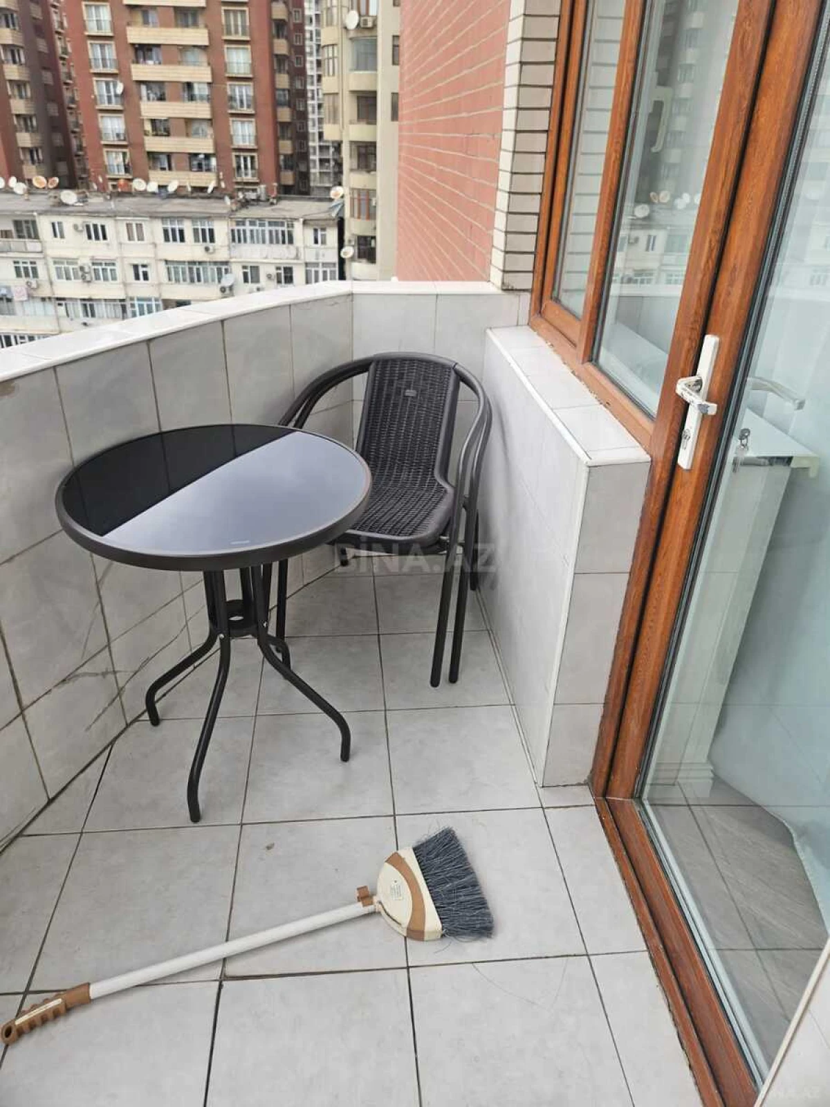 Kirayə verilir 3 otaqlı mənzil 145 m²