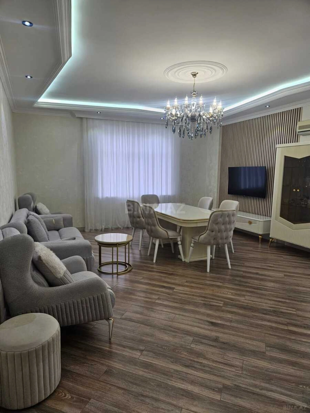 Kirayə verilir 3 otaqlı mənzil 145 m²