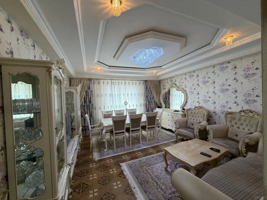 Satılır 3 otaqlı mənzil 82 m²