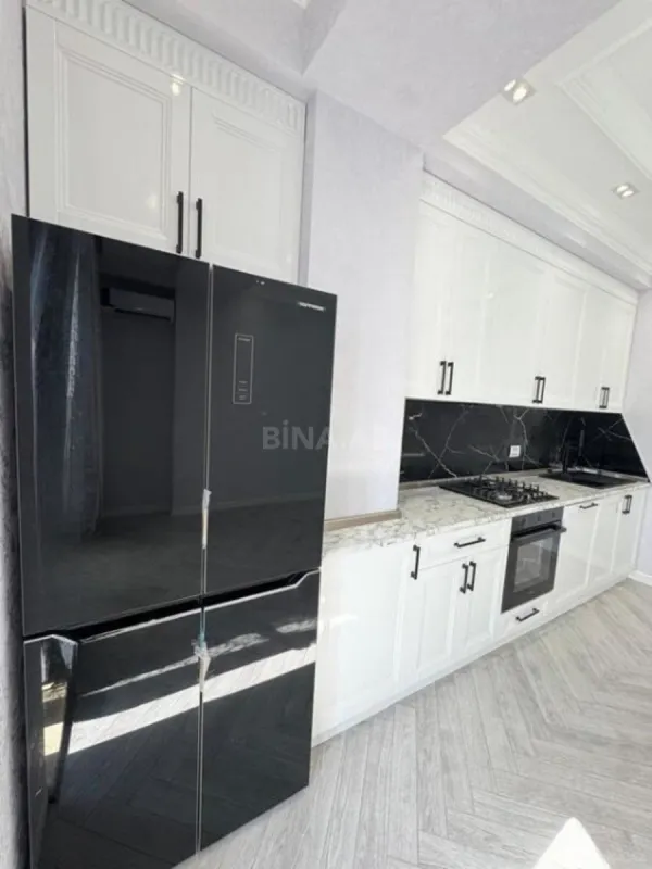 Satılır 4 otaqlı mənzil 182 m²