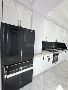 Satılır 4 otaqlı mənzil 182 m²