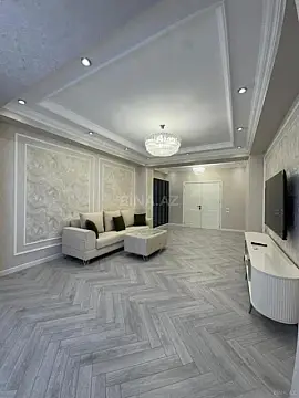 Satılır 4 otaqlı mənzil 182 m²