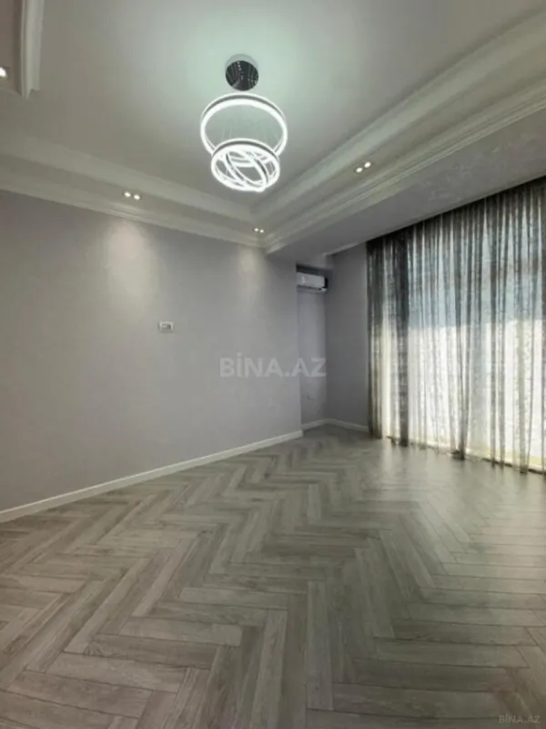 Satılır 4 otaqlı mənzil 182 m²