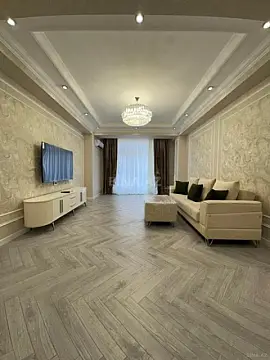 Satılır 4 otaqlı mənzil 182 m²