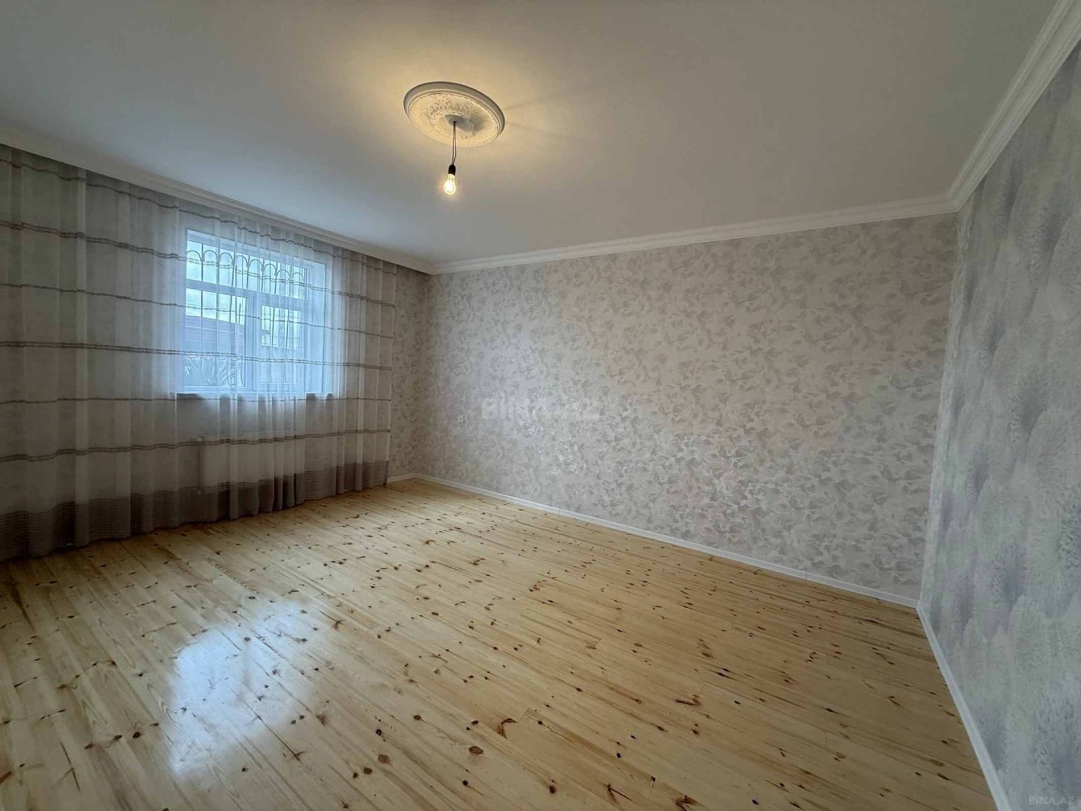 Satılır 3 otaqlı həyət evi 100 m²
