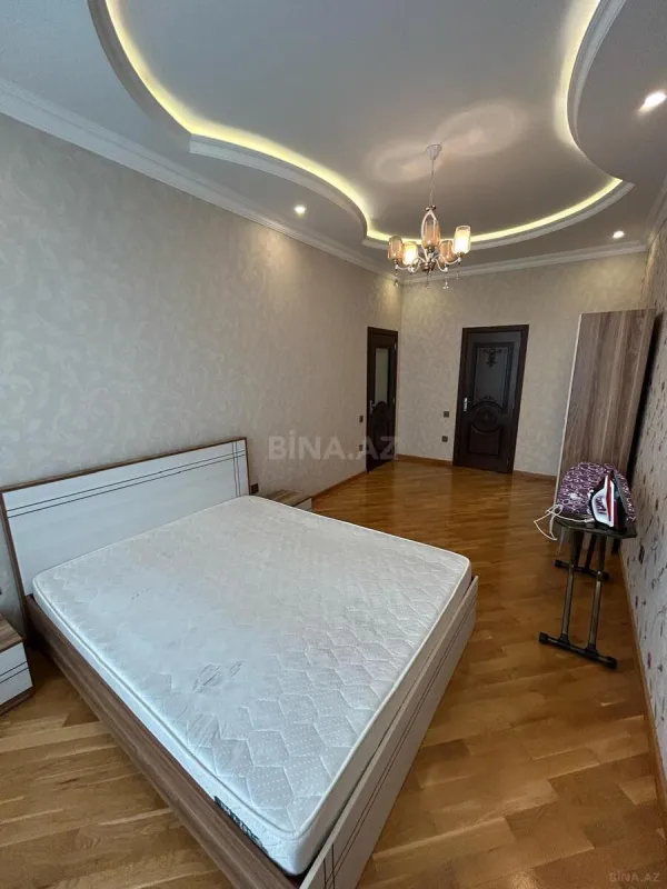 Kirayə verilir 2 otaqlı mənzil 94 m²