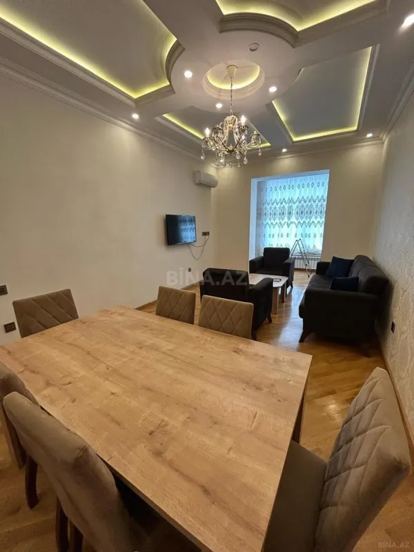 Kirayə verilir 2 otaqlı mənzil 94 m²