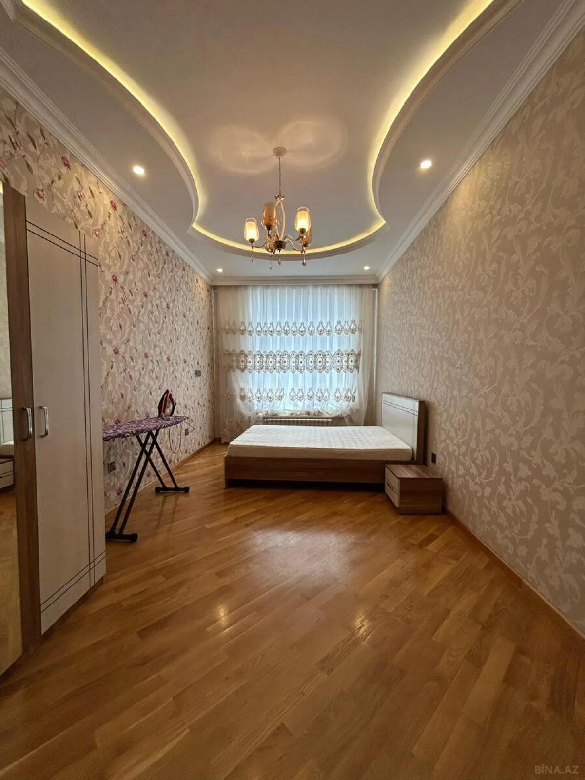 Kirayə verilir 2 otaqlı mənzil 94 m²