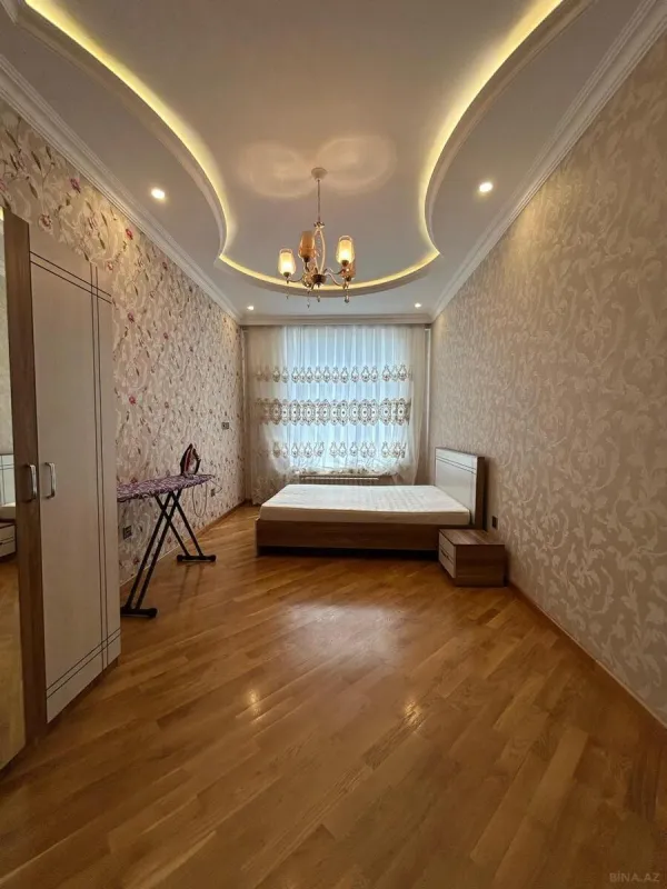 Kirayə verilir 2 otaqlı mənzil 94 m²