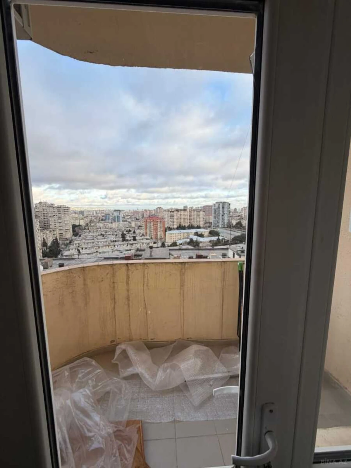 Satılır 2 otaqlı mənzil 69.9 m²