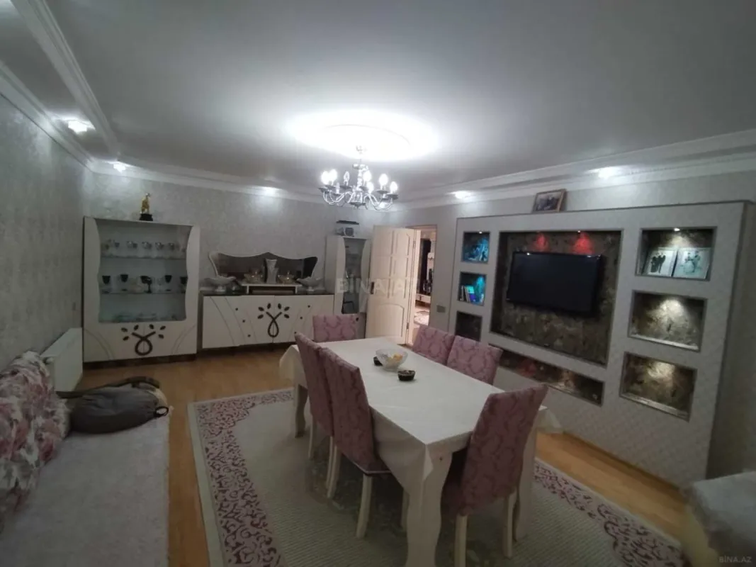 Satılır 3 otaqlı həyət evi 200 m²