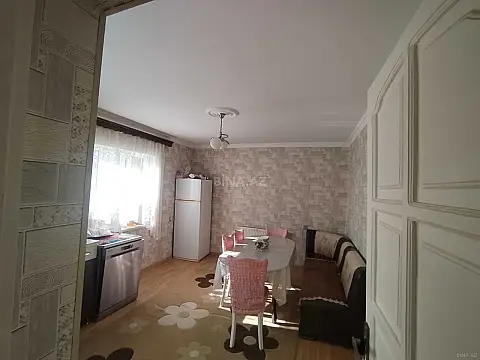 Satılır 3 otaqlı həyət evi 200 m²
