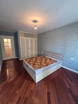 Satılır 2 otaqlı mənzil 106 m²