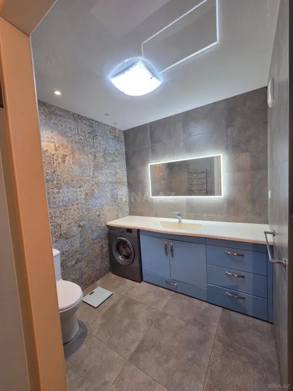 Satılır 2 otaqlı mənzil 106 m²