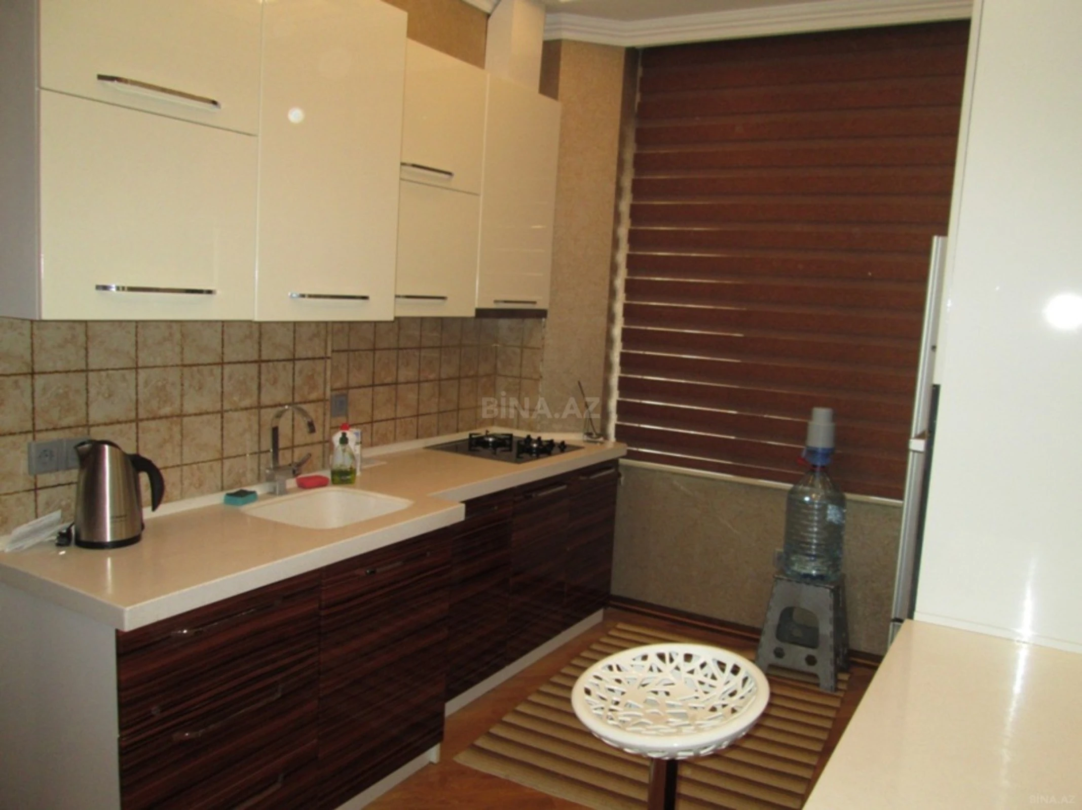 Kirayə verilir 2 otaqlı mənzil 100 m²