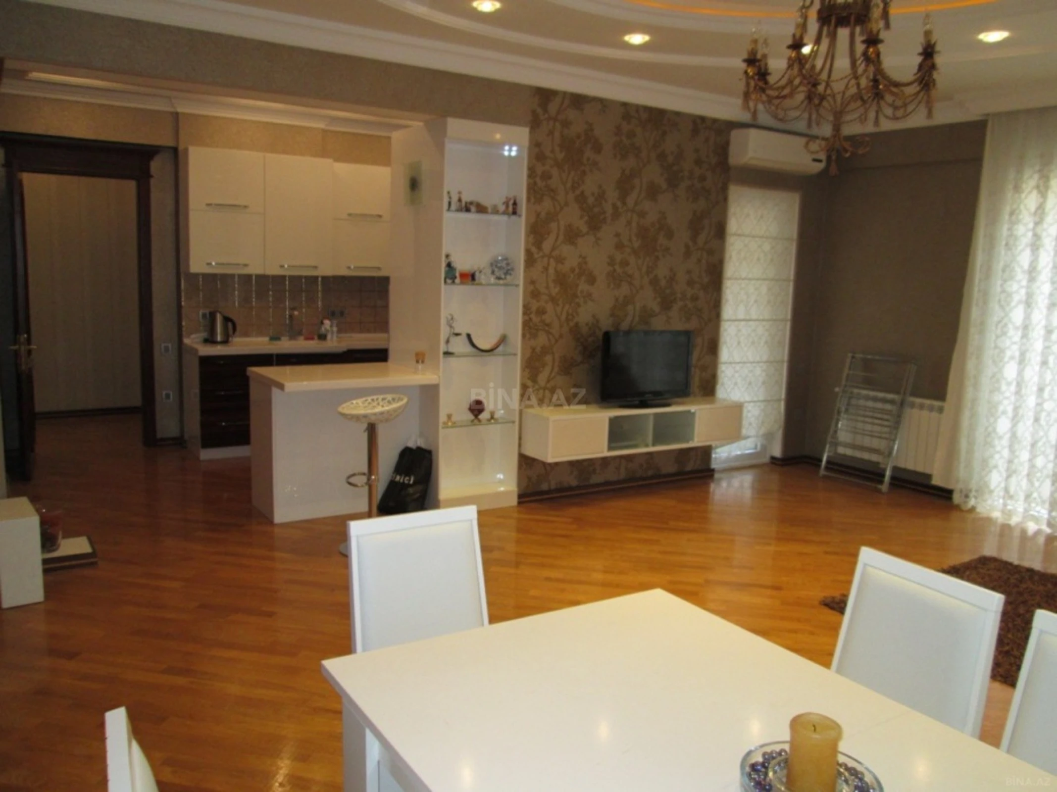 Kirayə verilir 2 otaqlı mənzil 100 m²
