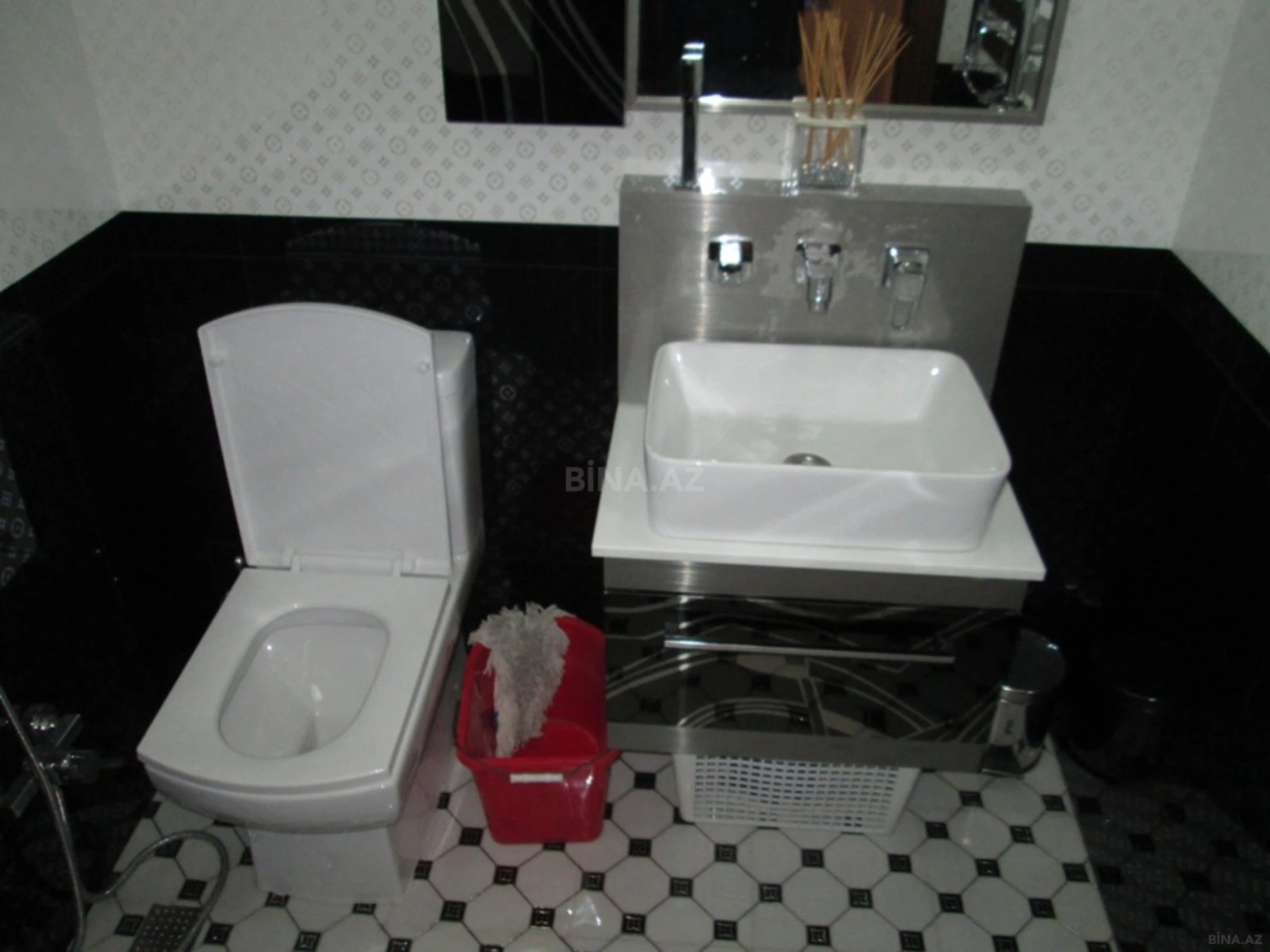 Kirayə verilir 2 otaqlı mənzil 100 m²