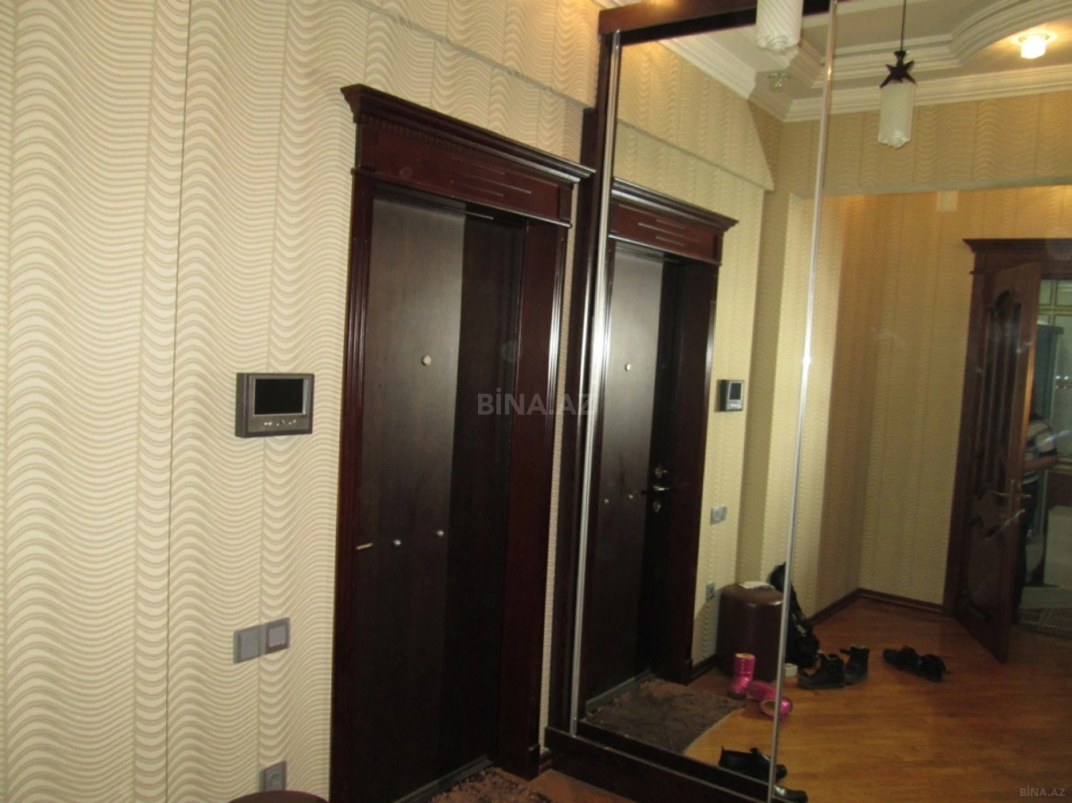 Kirayə verilir 2 otaqlı mənzil 100 m²