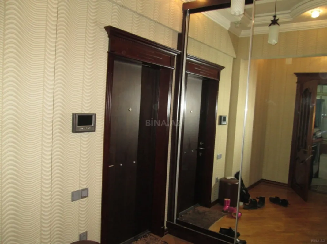 Kirayə verilir 2 otaqlı mənzil 100 m²