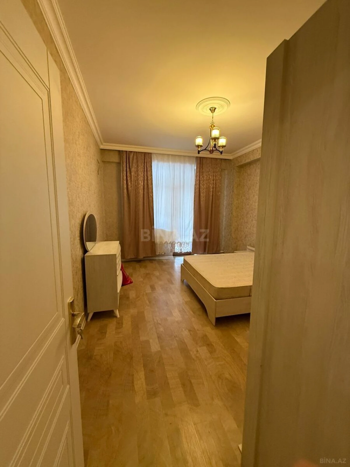 Kirayə verilir 2 otaqlı mənzil 60 m²