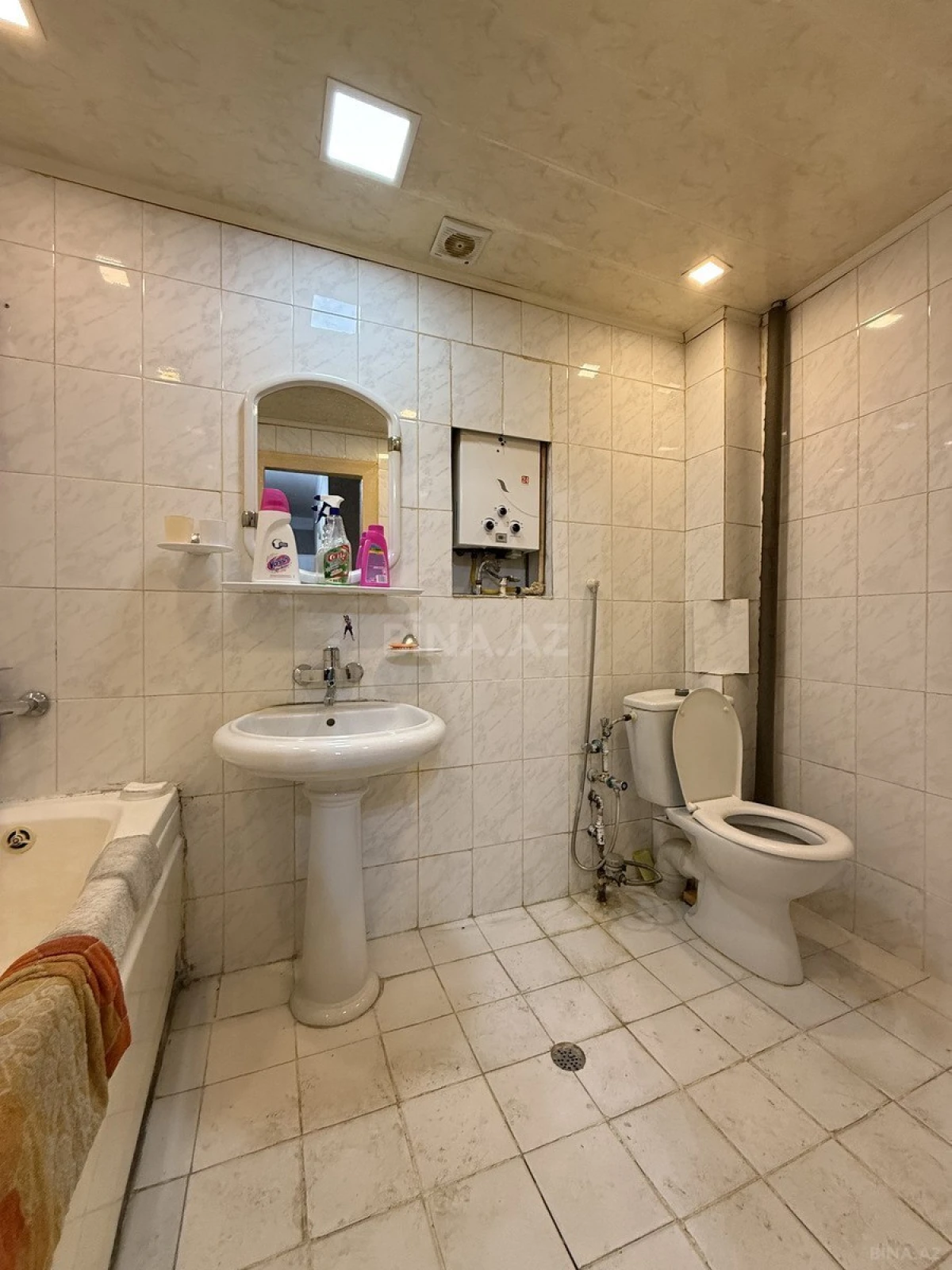 Kirayə verilir 2 otaqlı mənzil 70 m²