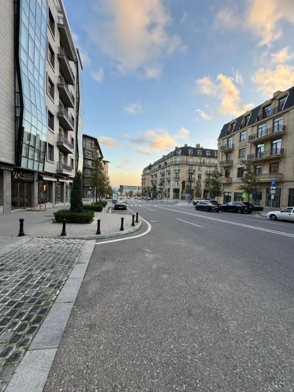 Satılır 10 otaqlı mənzil 750 m²