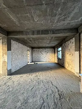 Satılır 10 otaqlı mənzil 750 m²