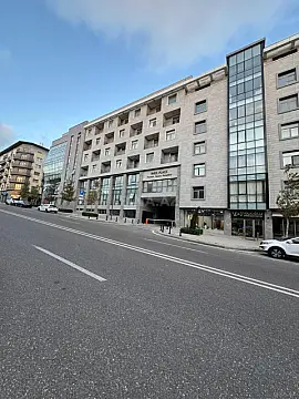 Satılır 10 otaqlı mənzil 750 m²