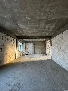 Satılır 10 otaqlı mənzil 750 m²