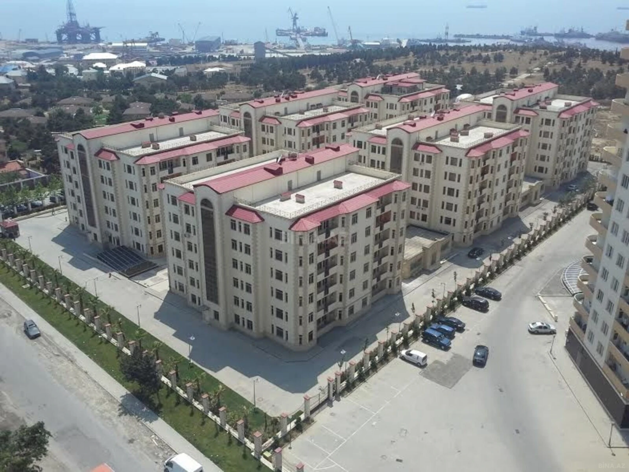 Satılır 3 otaqlı mənzil 128 m²