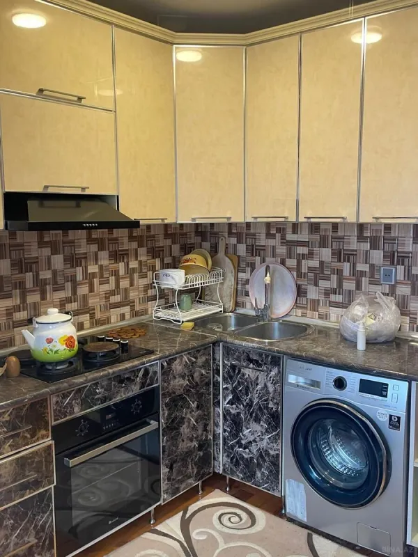 Satılır 4 otaqlı mənzil 100 m²