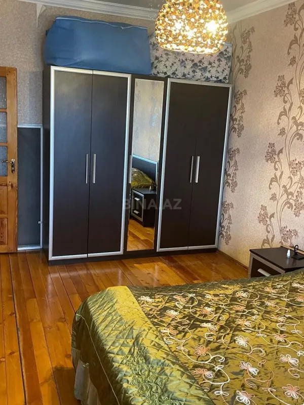 Satılır 4 otaqlı mənzil 100 m²