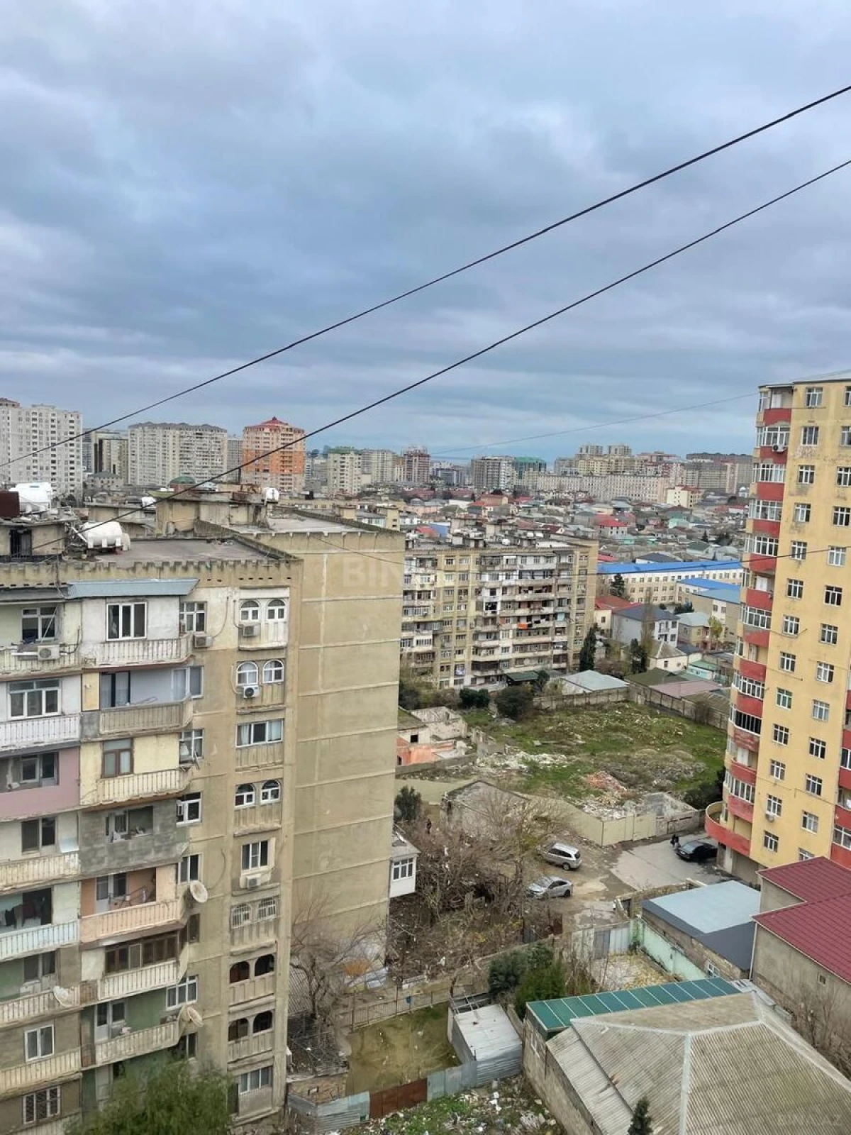 Satılır 4 otaqlı mənzil 100 m²