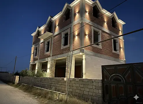 Satılır 8 otaqlı həyət evi 380 m² — Bakı, Ramana 8 otaq 380.00 m²