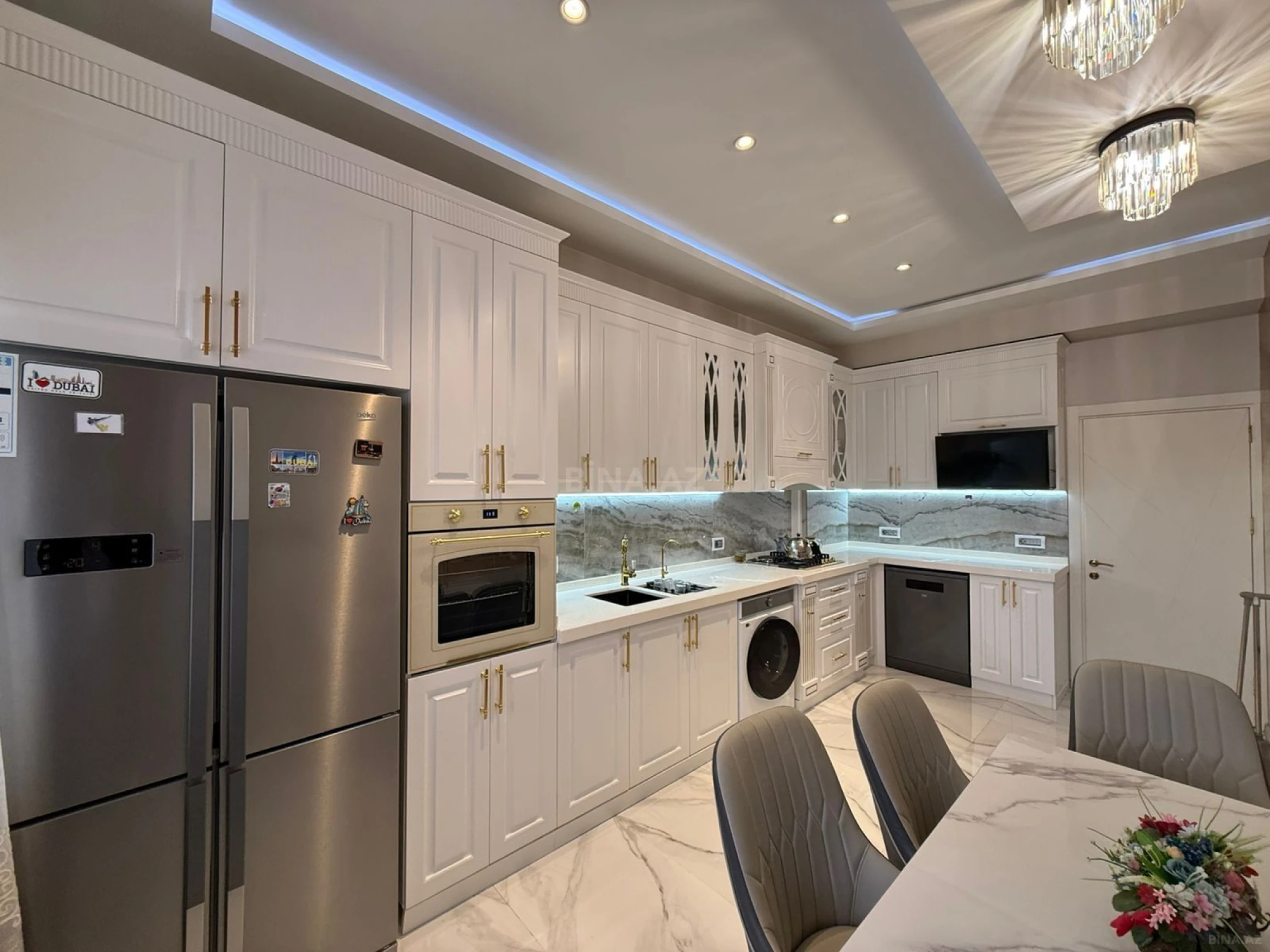 Satılır 3 otaqlı mənzil 126 m²