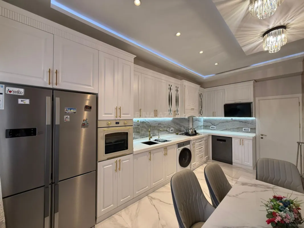 Satılır 3 otaqlı mənzil 126 m²