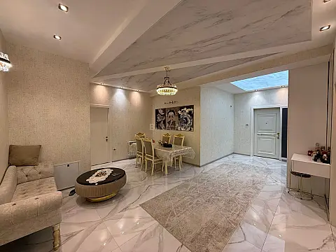 Satılır 3 otaqlı mənzil 126 m²