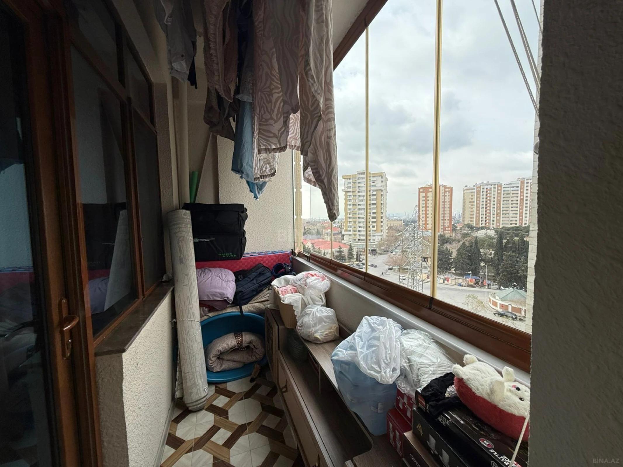 Satılır 3 otaqlı mənzil 126 m²