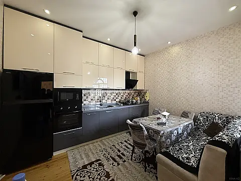 Satılır 4 otaqlı həyət evi 147 m²