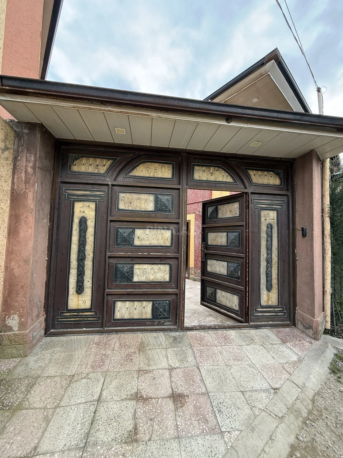 Satılır 4 otaqlı həyət evi 147 m²