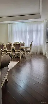 Satılır 4 otaqlı mənzil 140 m²